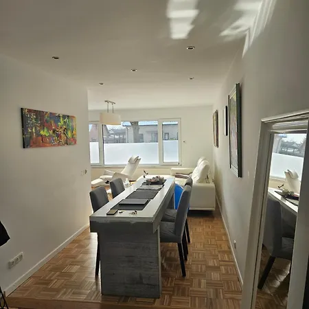 Wintergarden Magiccomfortable Semi-detached House *